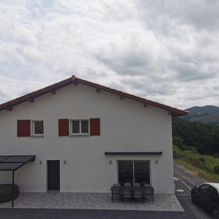 Maison Mitoyenne Au Coeur Du Pays Basque Saint-Esteben Eksteriør bilde
